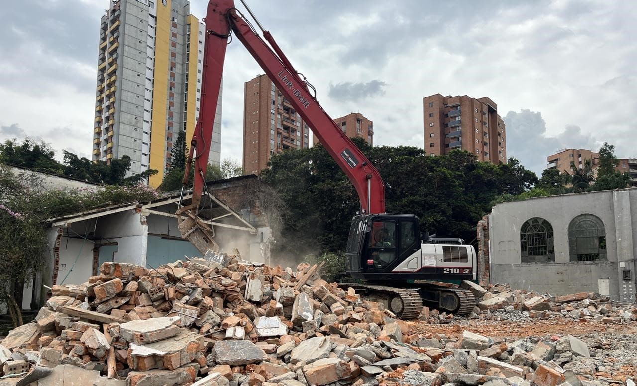 Desmantelamiento y demoliciones 10