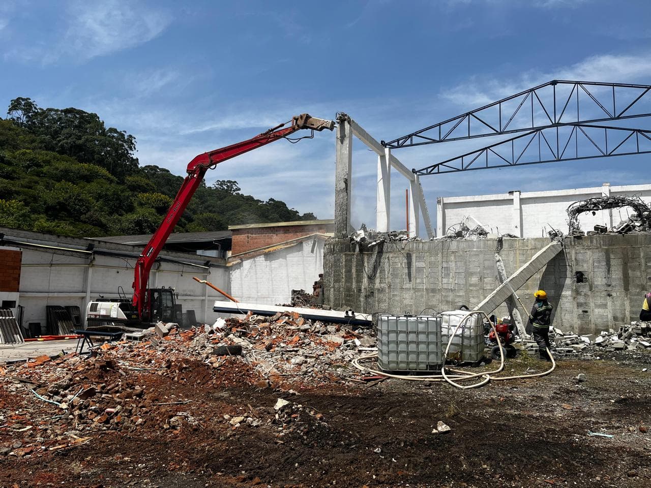 Desmantelamiento y demoliciones 13